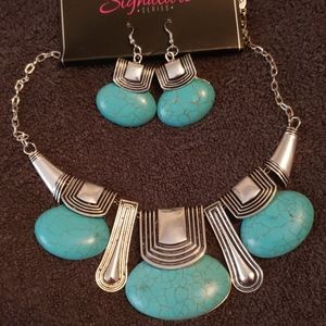 Statement necklace